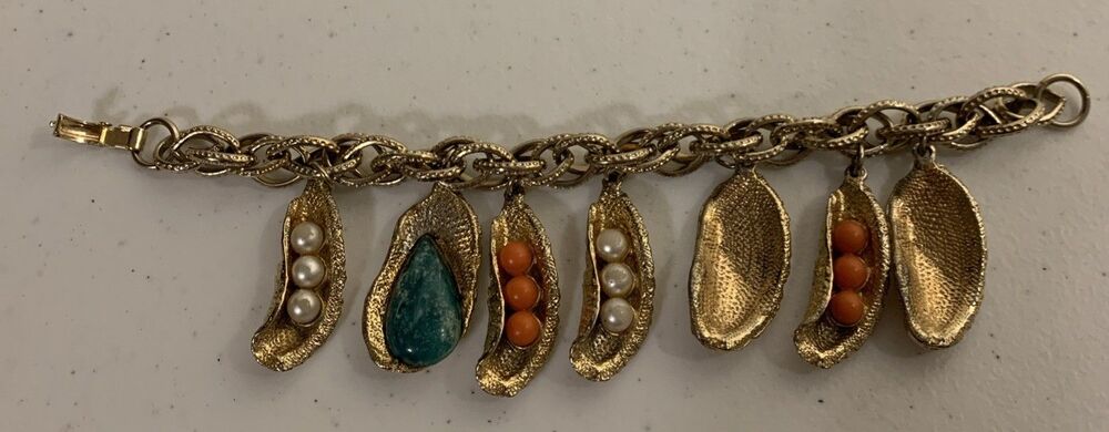 Vintage Pea Pod Charm Bracelet Gold Tone Unique Rare